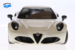 Alfa Romeo 4C Baujahr 2013 weißmetallic | AUTOart | 1:18