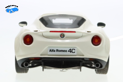Alfa Romeo 4C Baujahr 2013 weißmetallic | AUTOart | 1:18